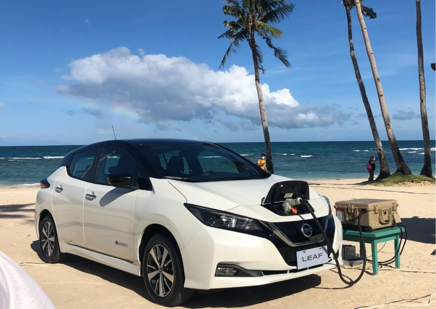 #NissanxDOTSafeTrips – Ira and Neil drive to Boracay