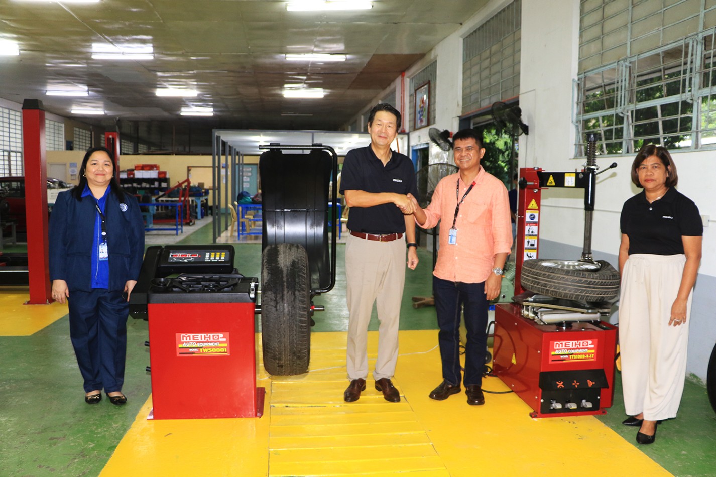 IsuzuPH donates automotive education equipment to JZGMSAT