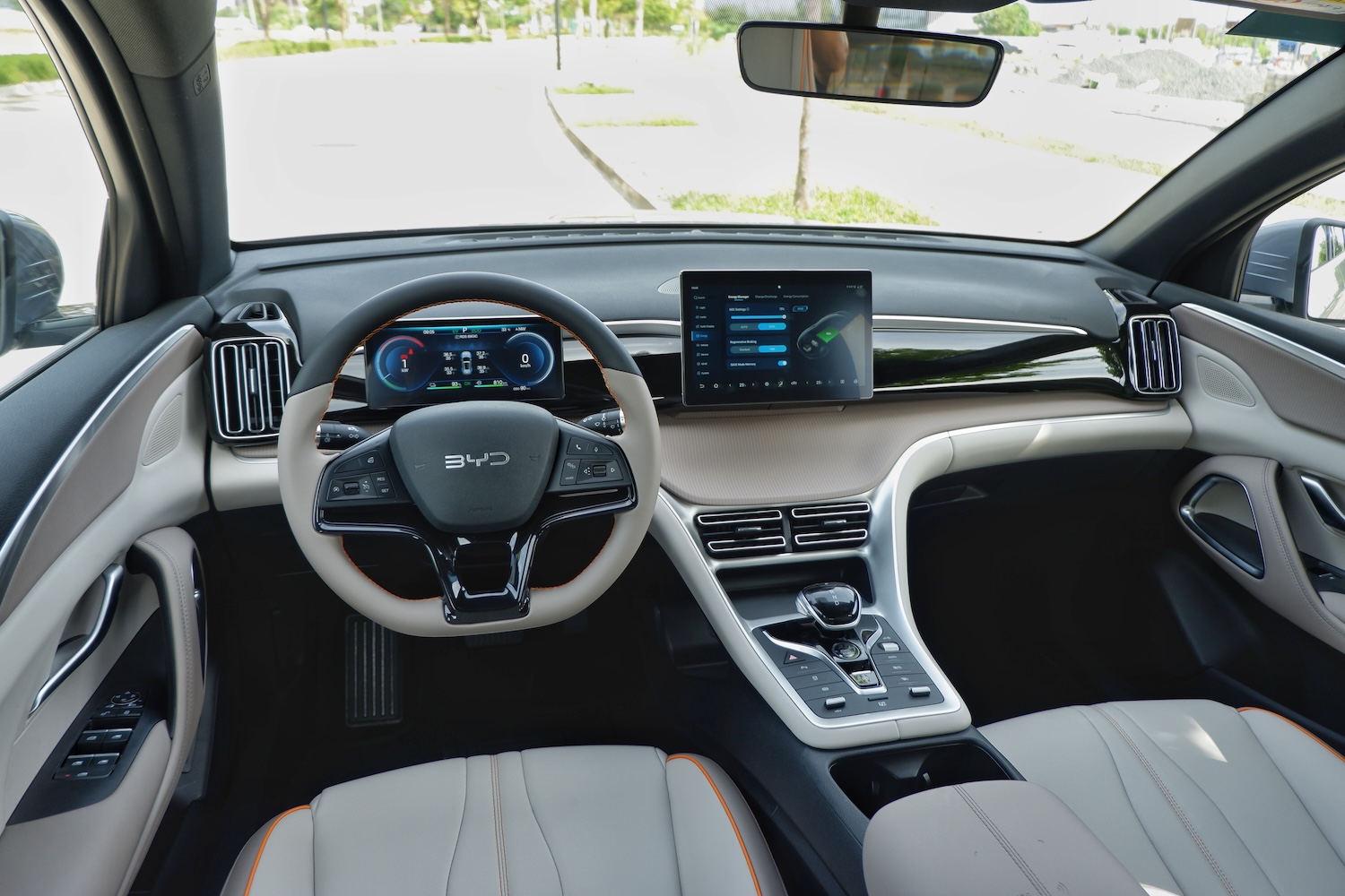BYD Sealion 5 DM-i interior