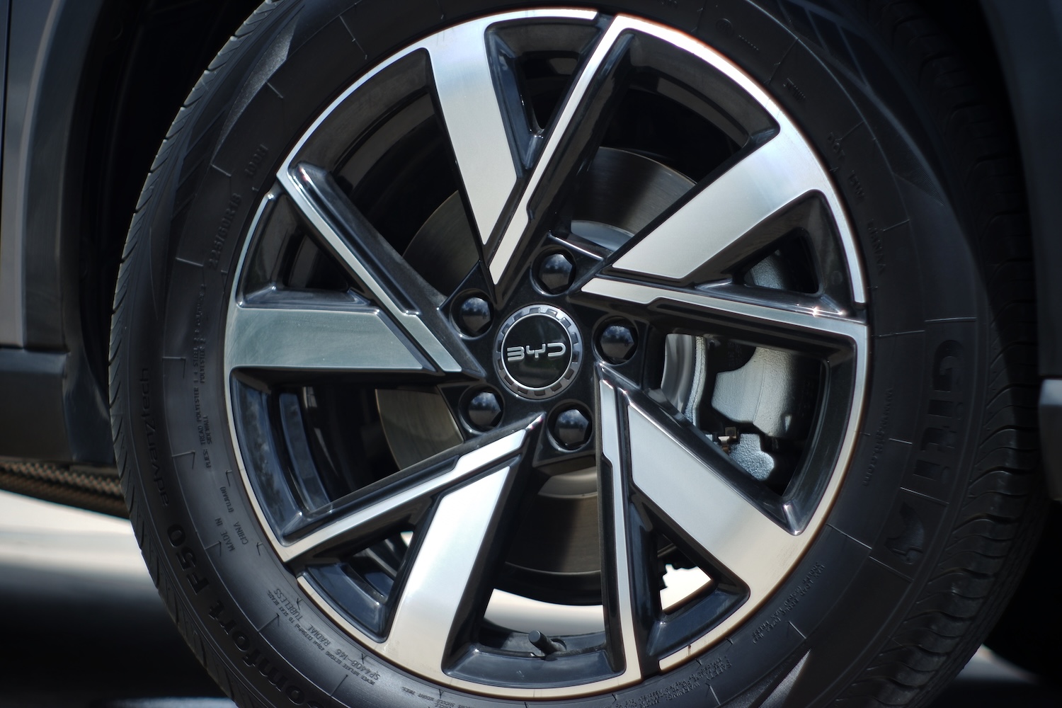 BYD Sealion 5 DM-i wheel design