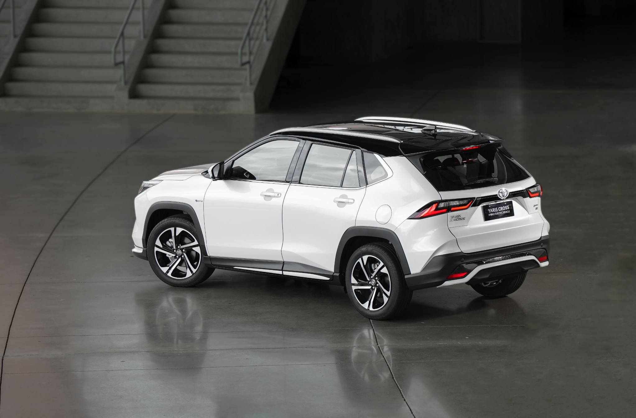 New Toyota Yaris Cross SE rear left view