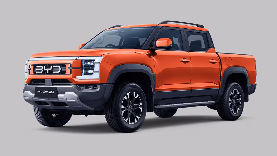 BYD Shark 6 DM-O in Outback Orange