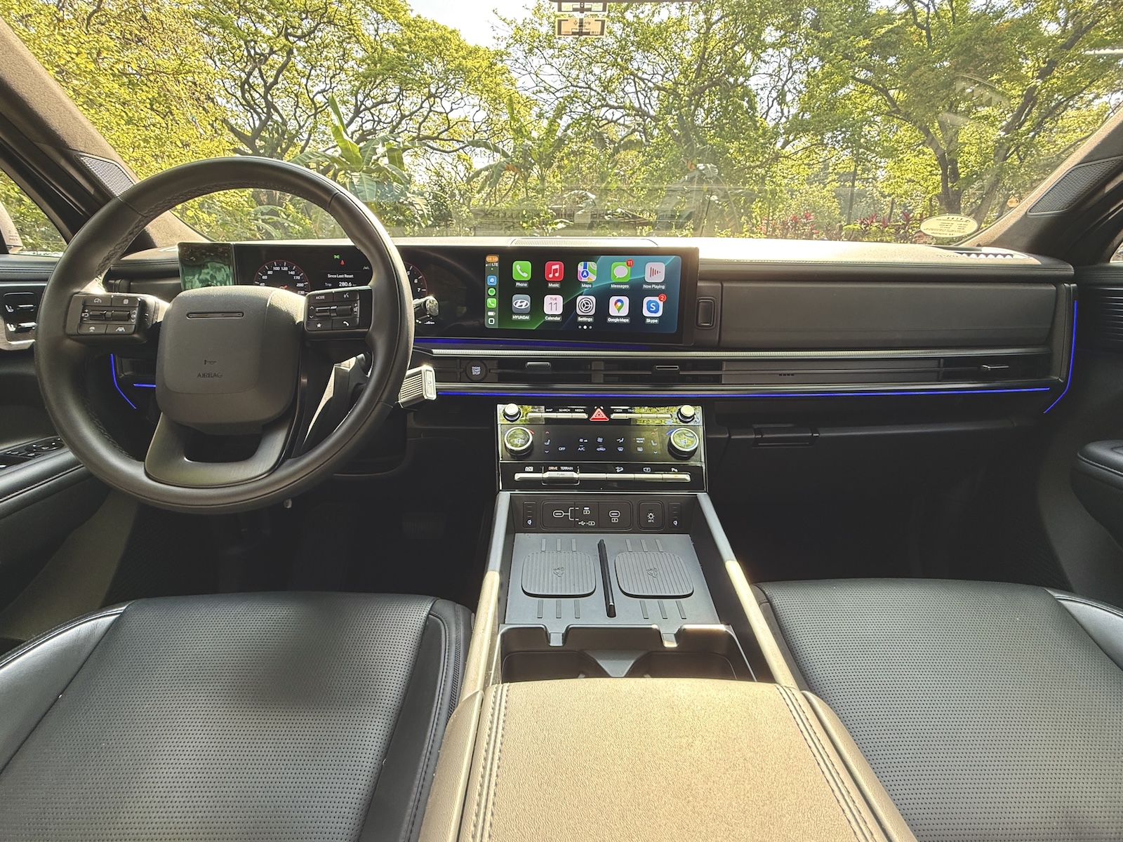 Hyundai Santa Fe Calligraphy front interior dashboard