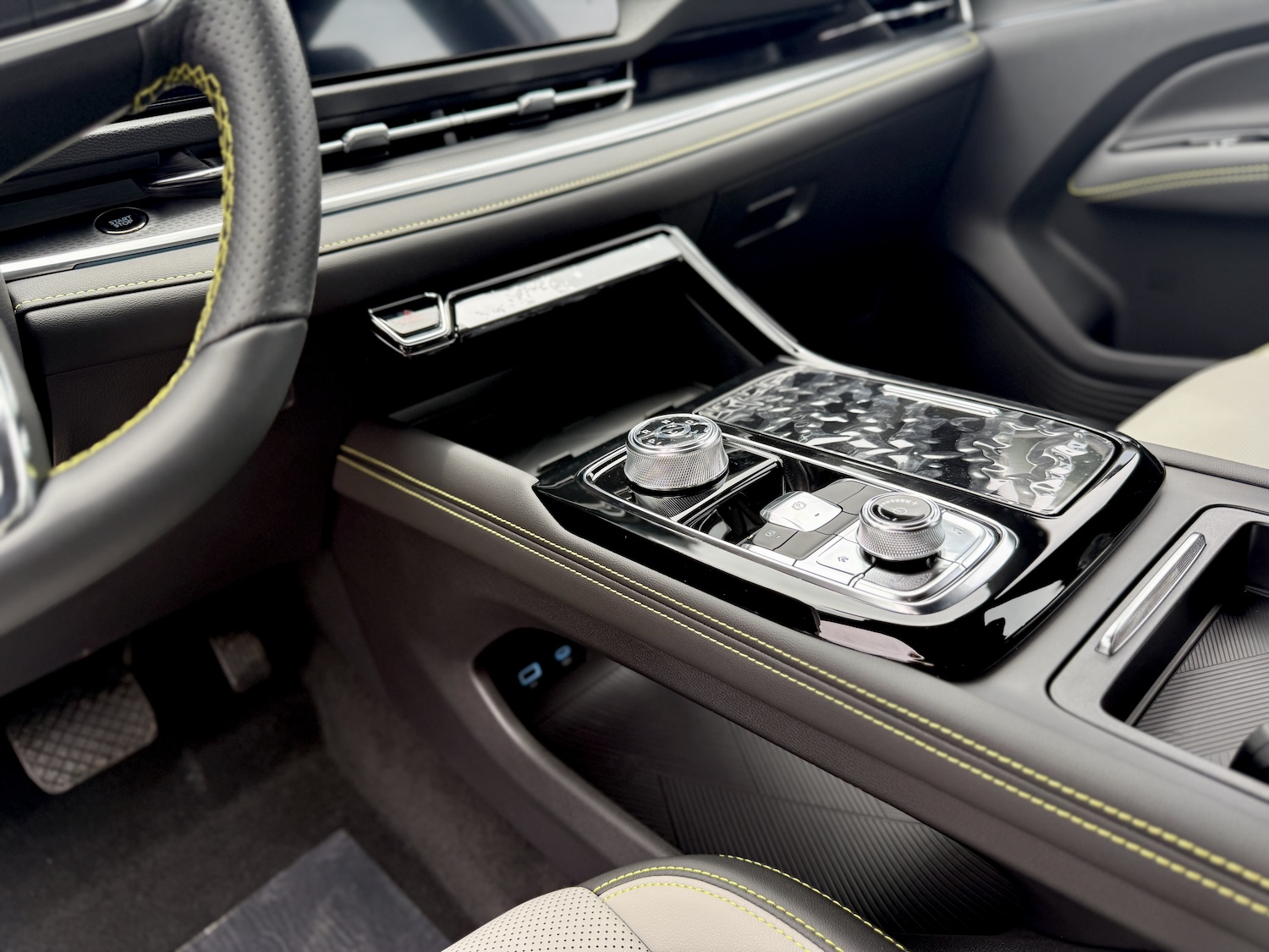 2026 Ford Territory Hybrid center console