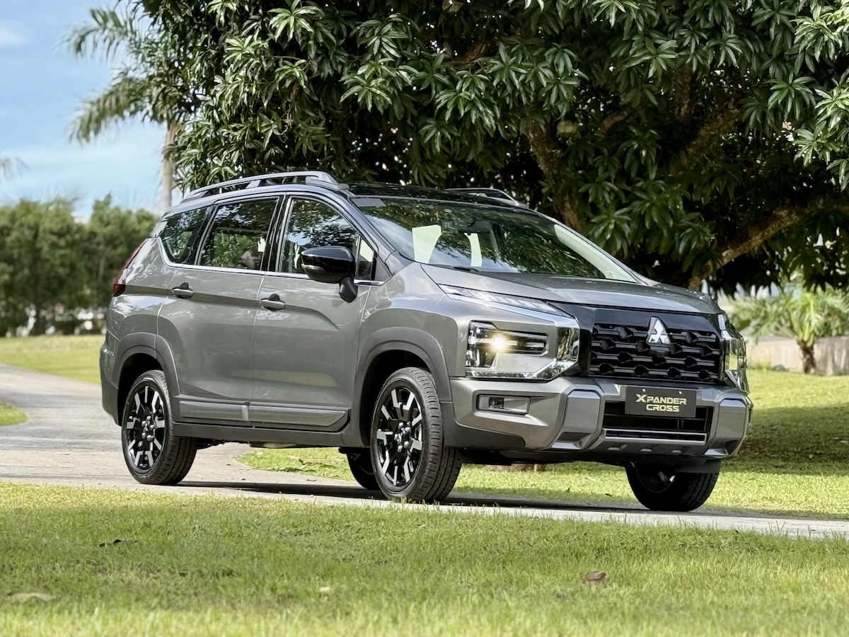 2026 Mitsubishi Xpander Cross right front view