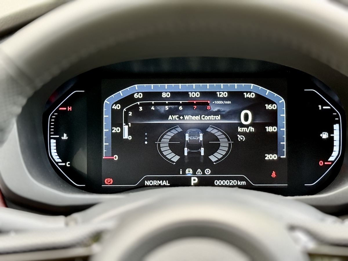 2026 Mitsubishi Xpander 8-inch driver information LCD display