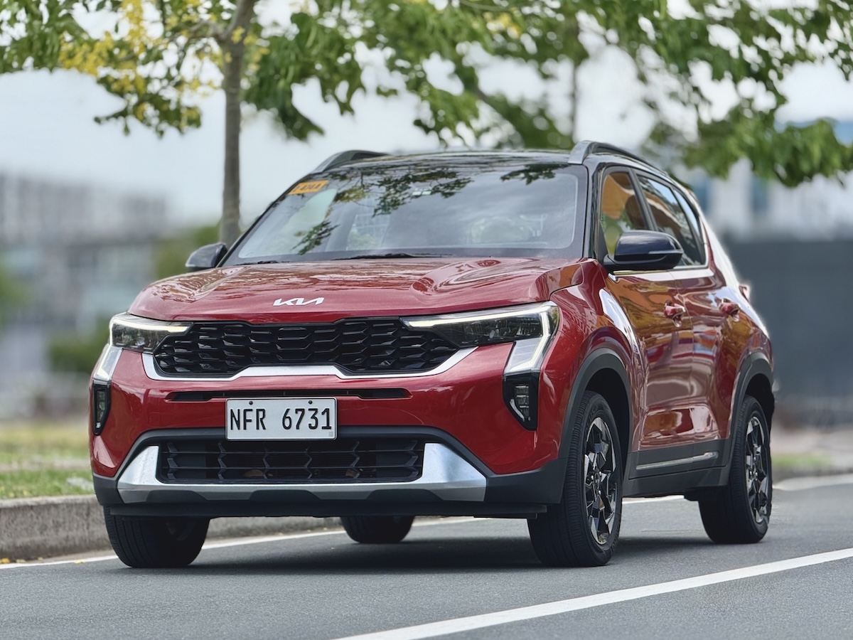 Kia Sonet front quarter static