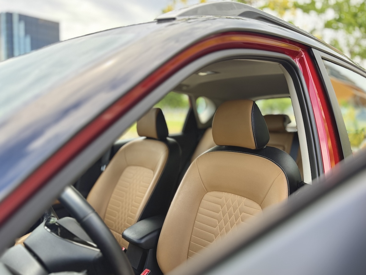 Kia Sonet front seats