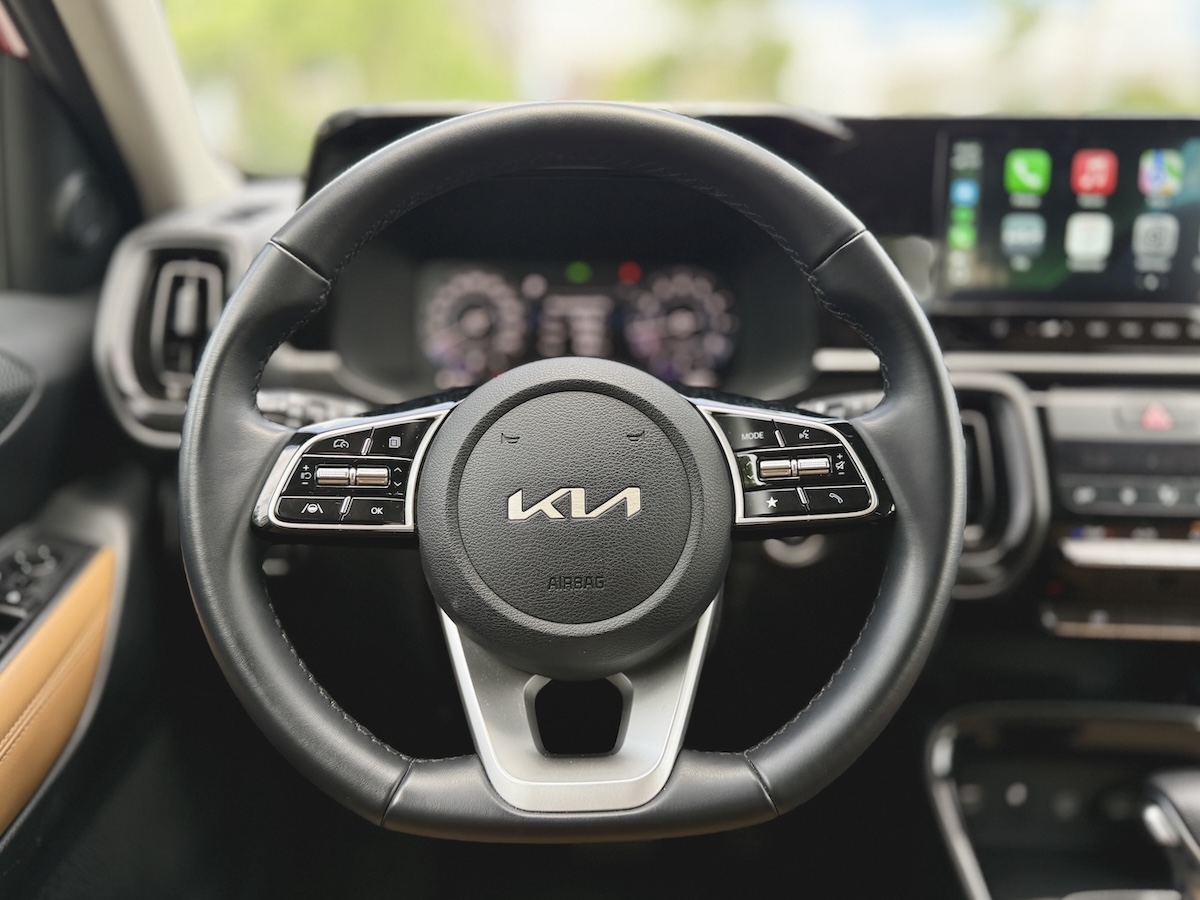 Kia Sonet steering wheel