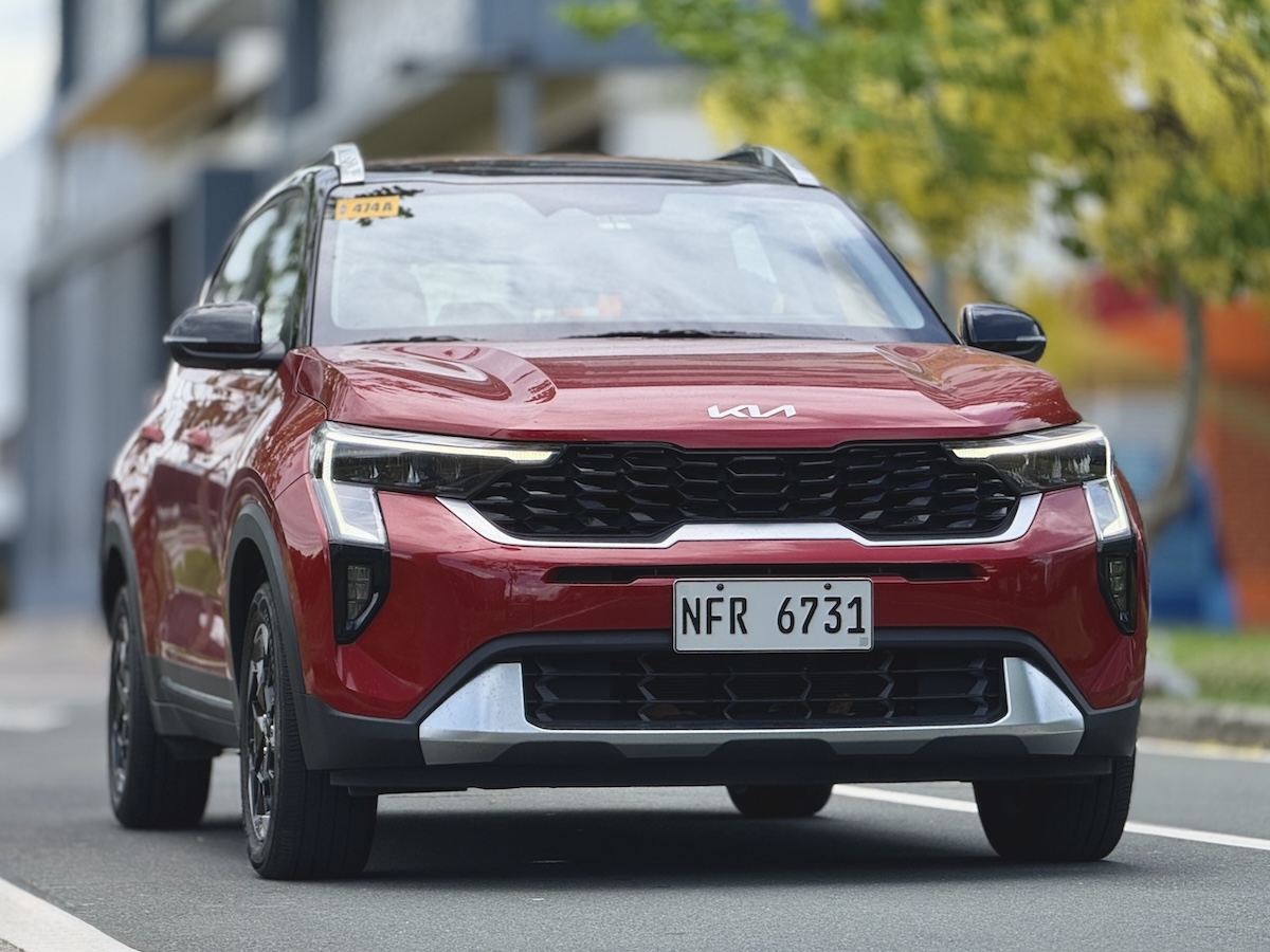 Kia Sonet front quarter static