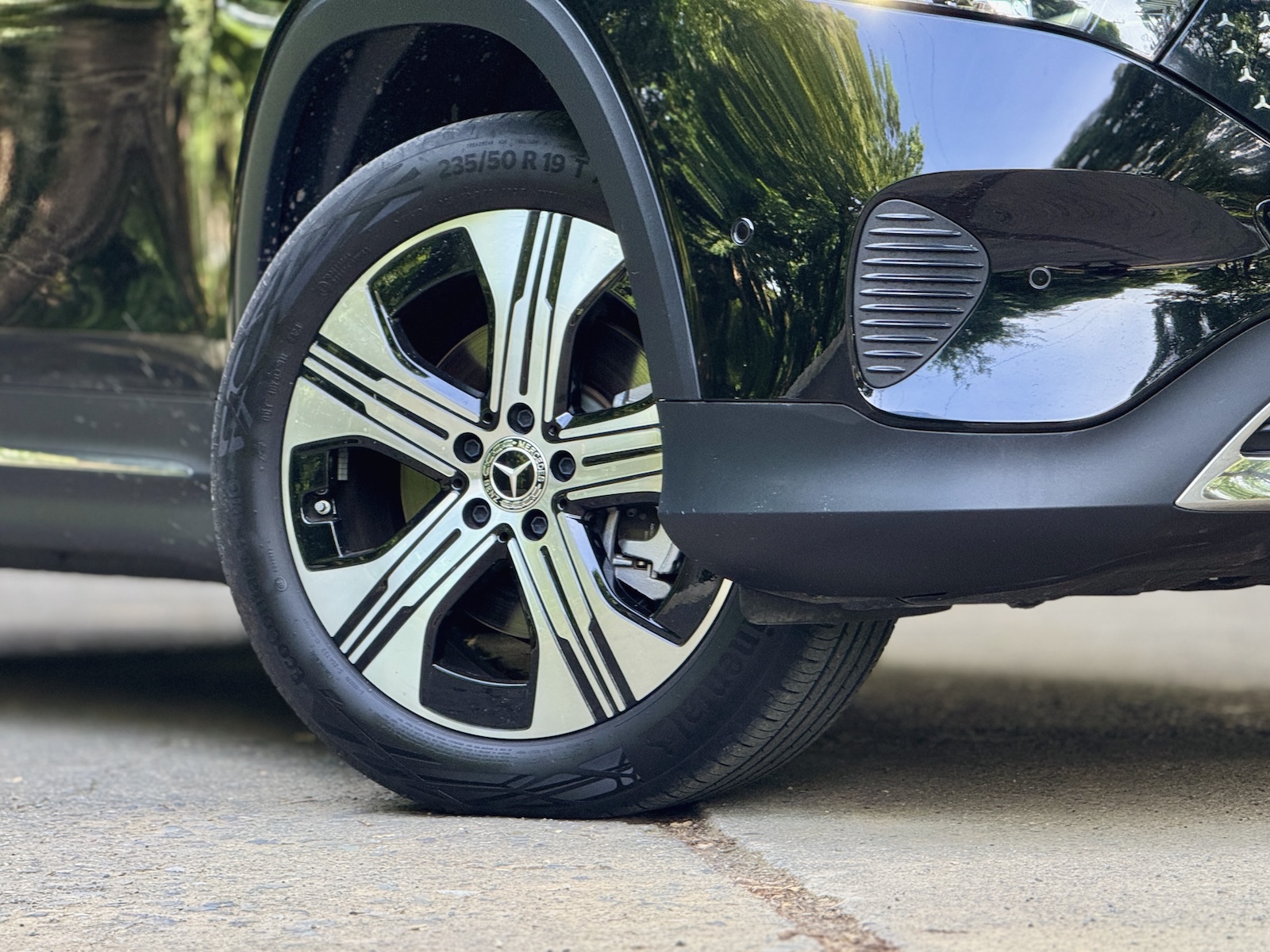 Mercedes-Benz EQB 250 Review wheels