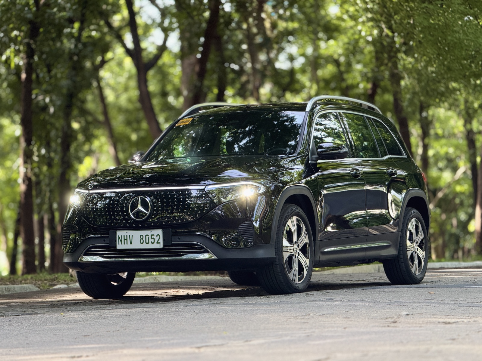Mercedes-Benz EQB 250 Review front quarter beauty shot