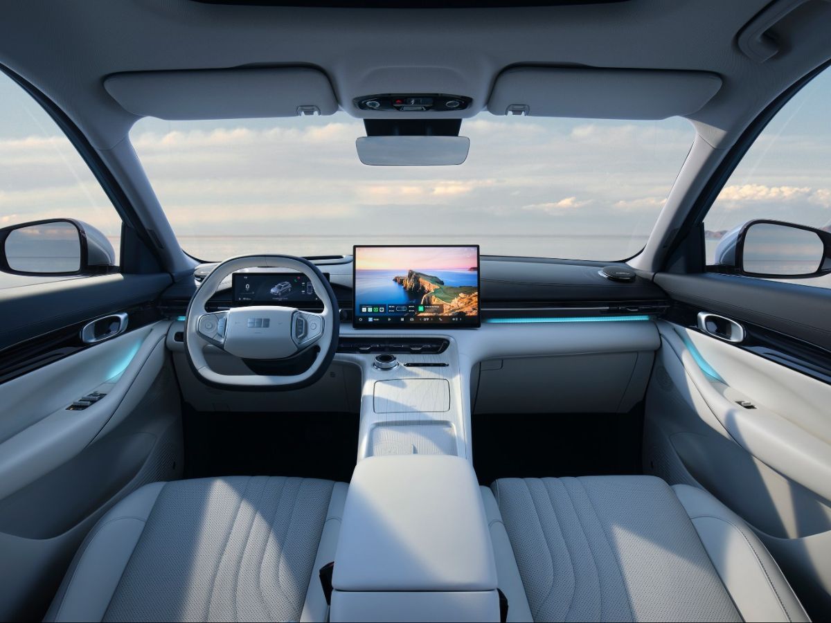 Geely EX5 interior