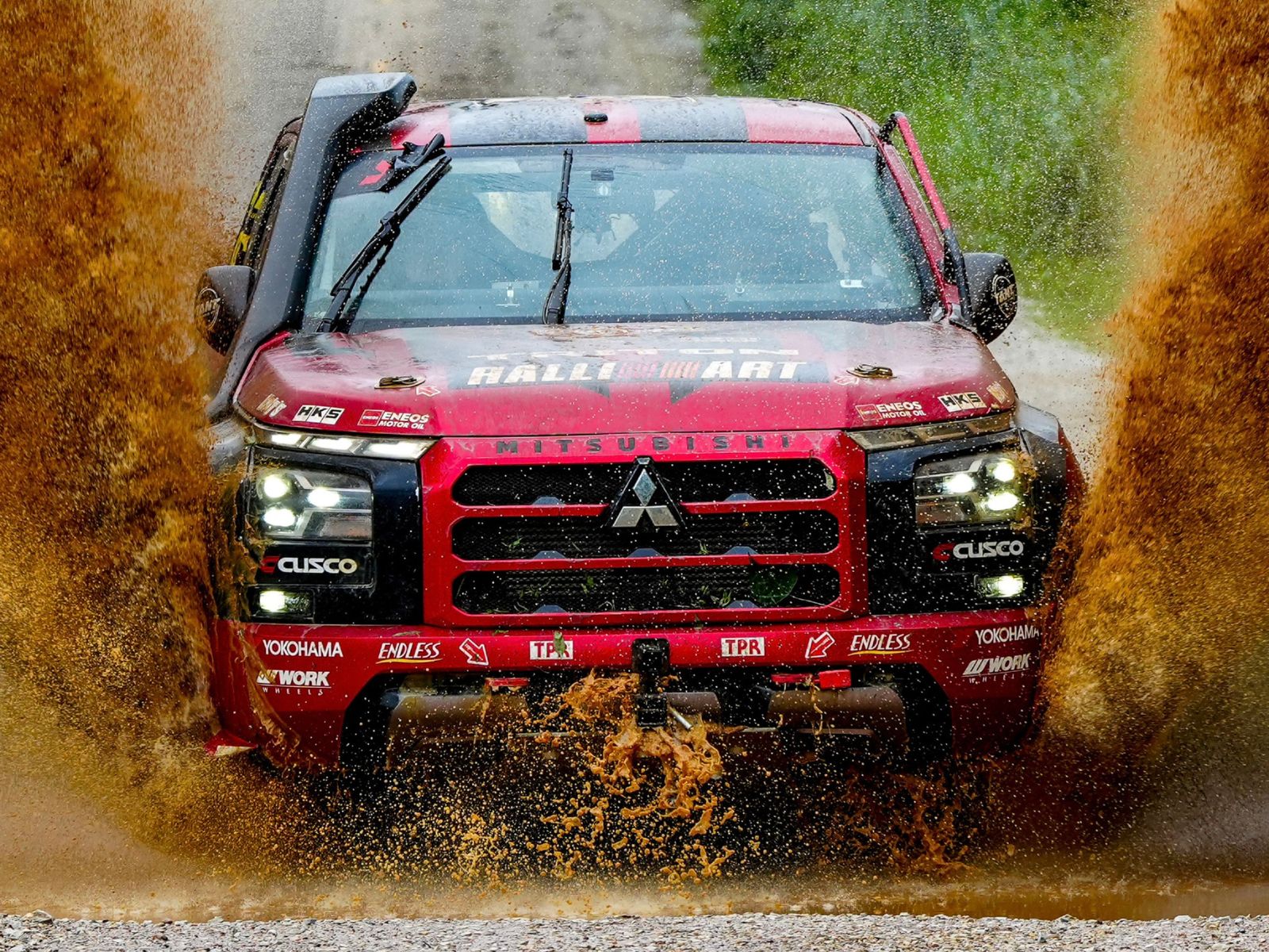 Mitsubishi Ralliart Triton AXCR in mud
