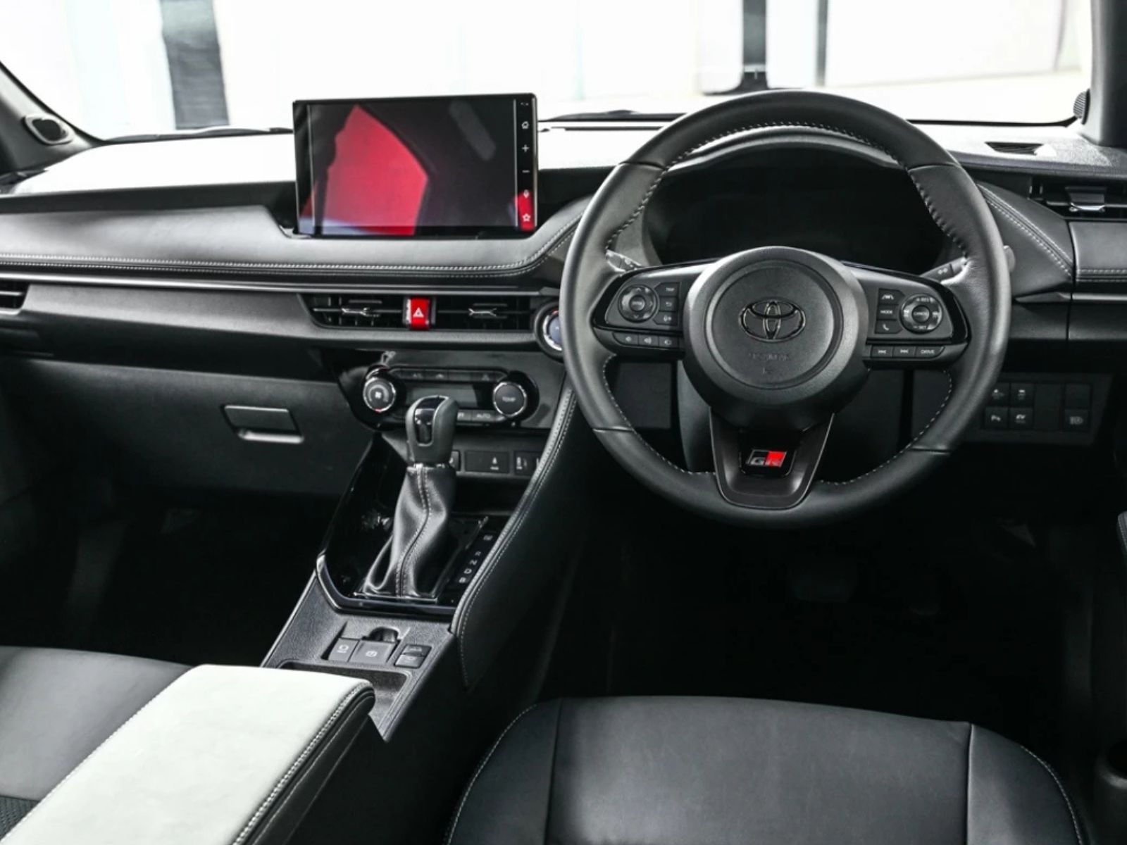 Toyota Vios Hybrid cockpit