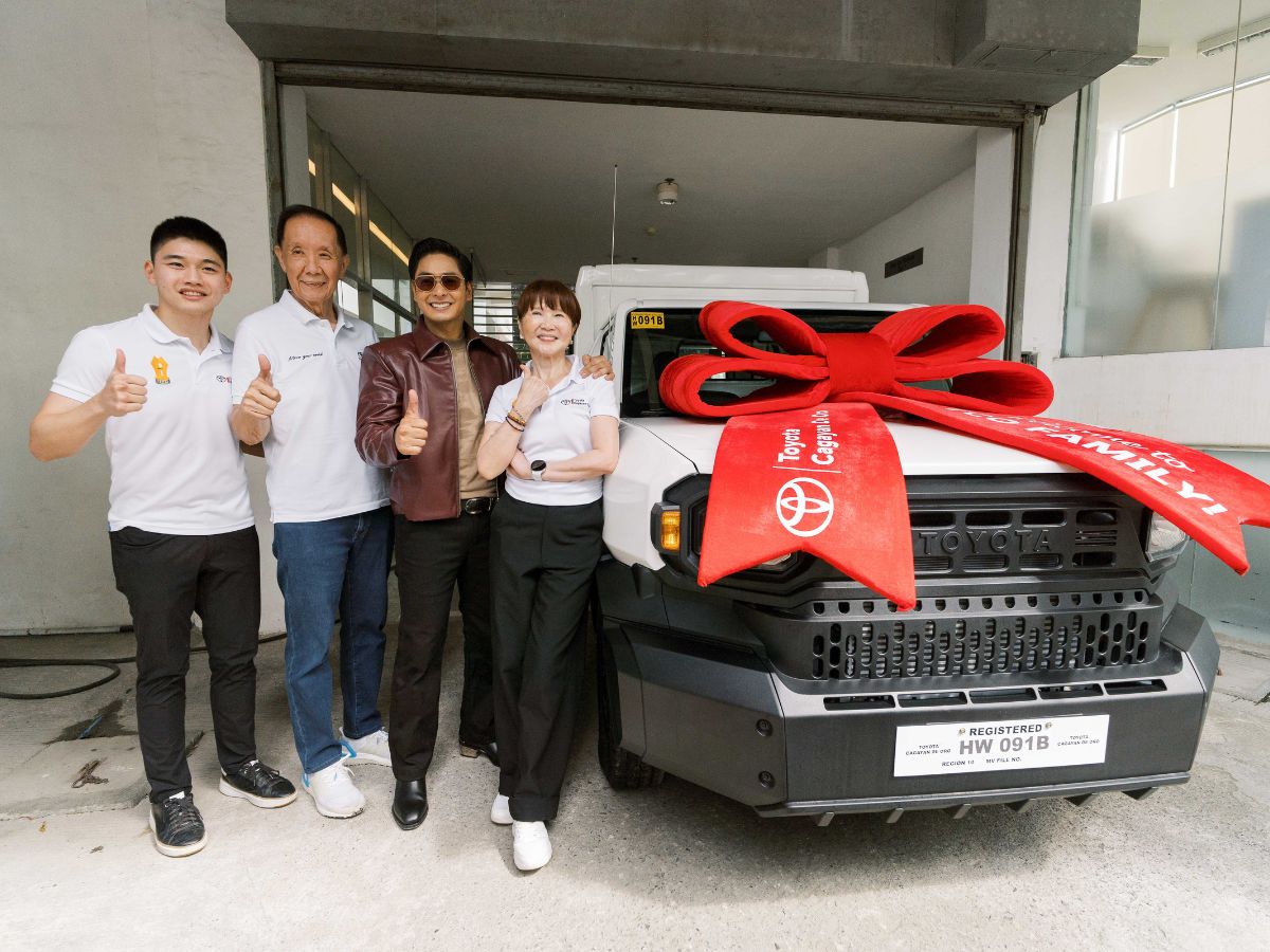 Coco Martin with Toyota executives