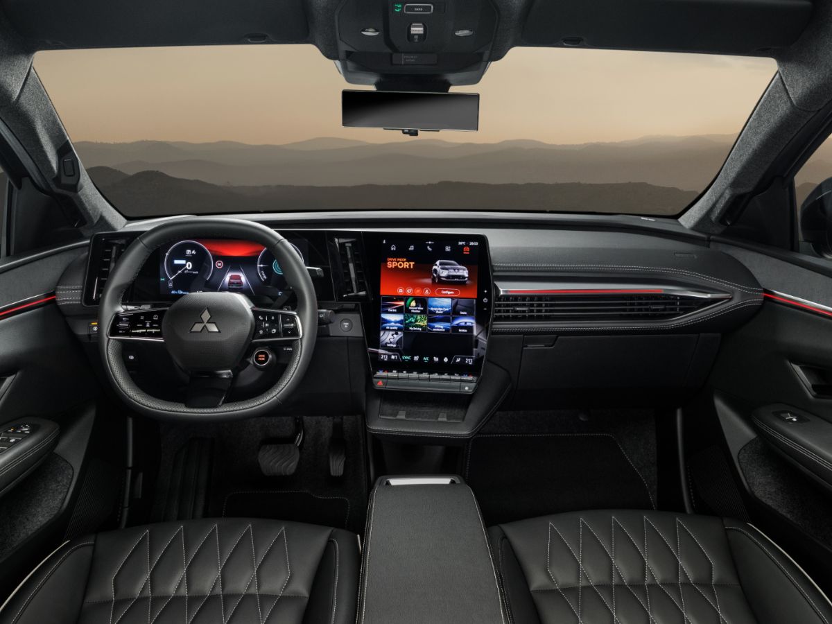 All-new Mitsubishi Eclips Cross EV cockpit