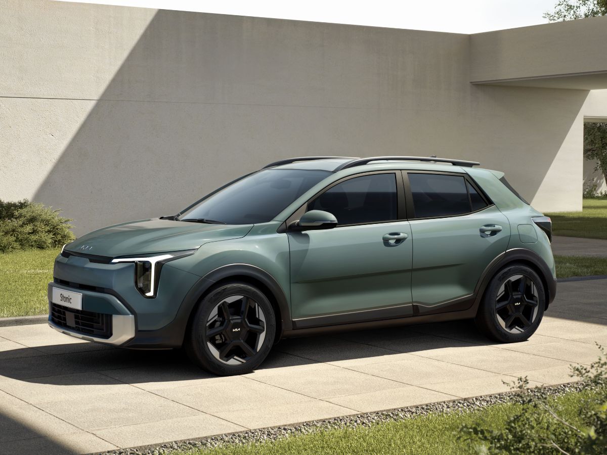 Refreshed Kia Stonic front side