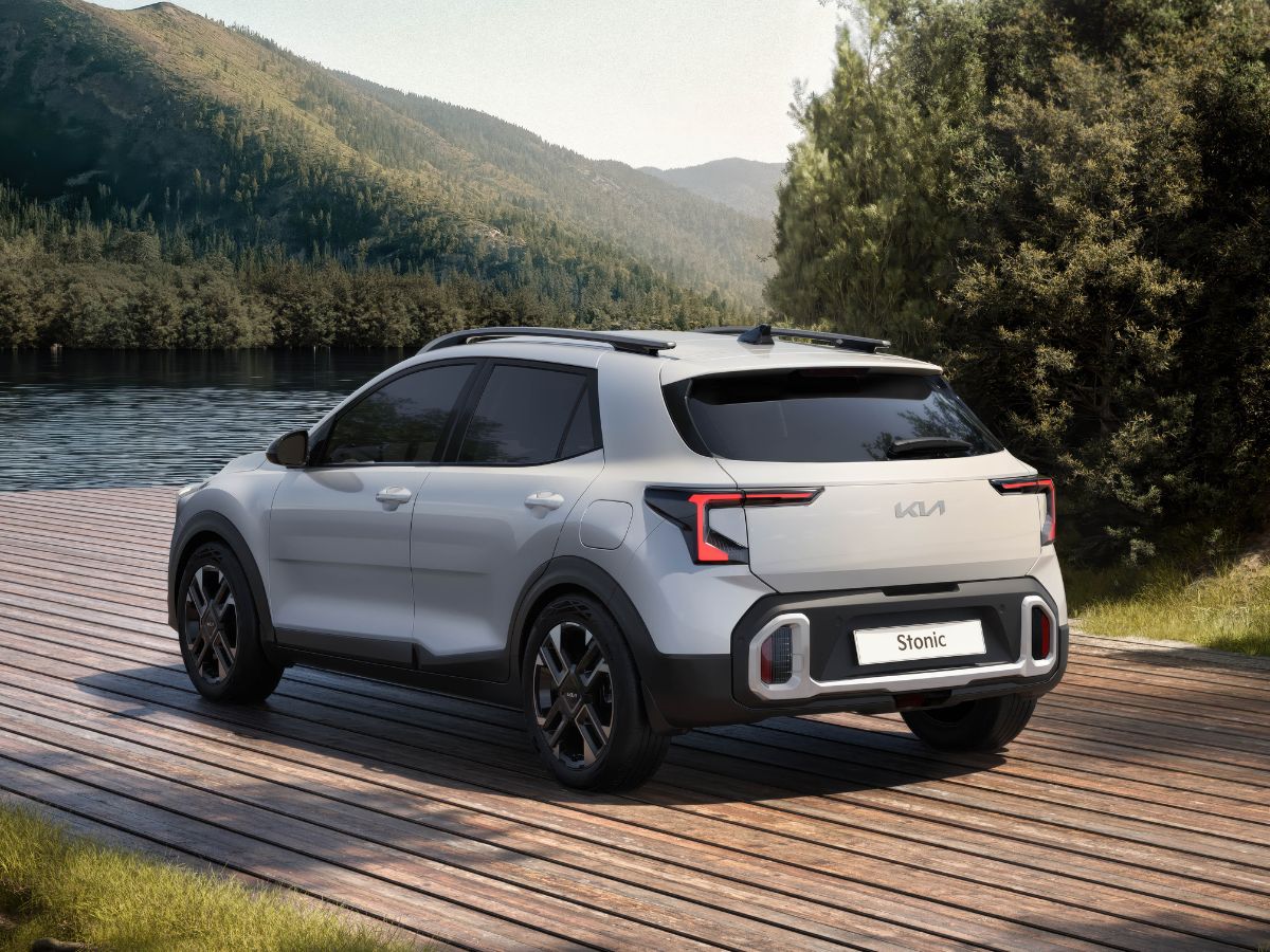 Refreshed Kia Stonic hybrid back