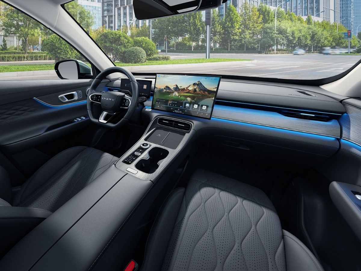 all-new Chery Tiggo rEV LE front passenger cabin