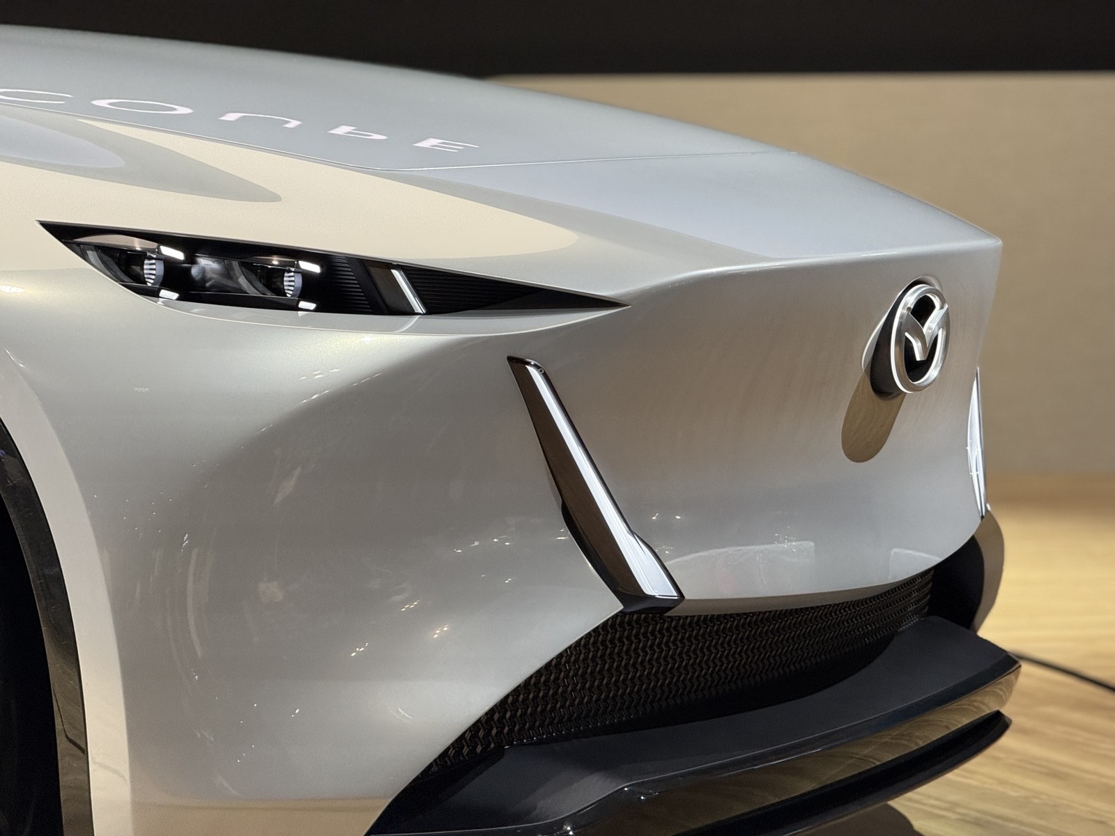 Mazda Vision X-Coupe grille