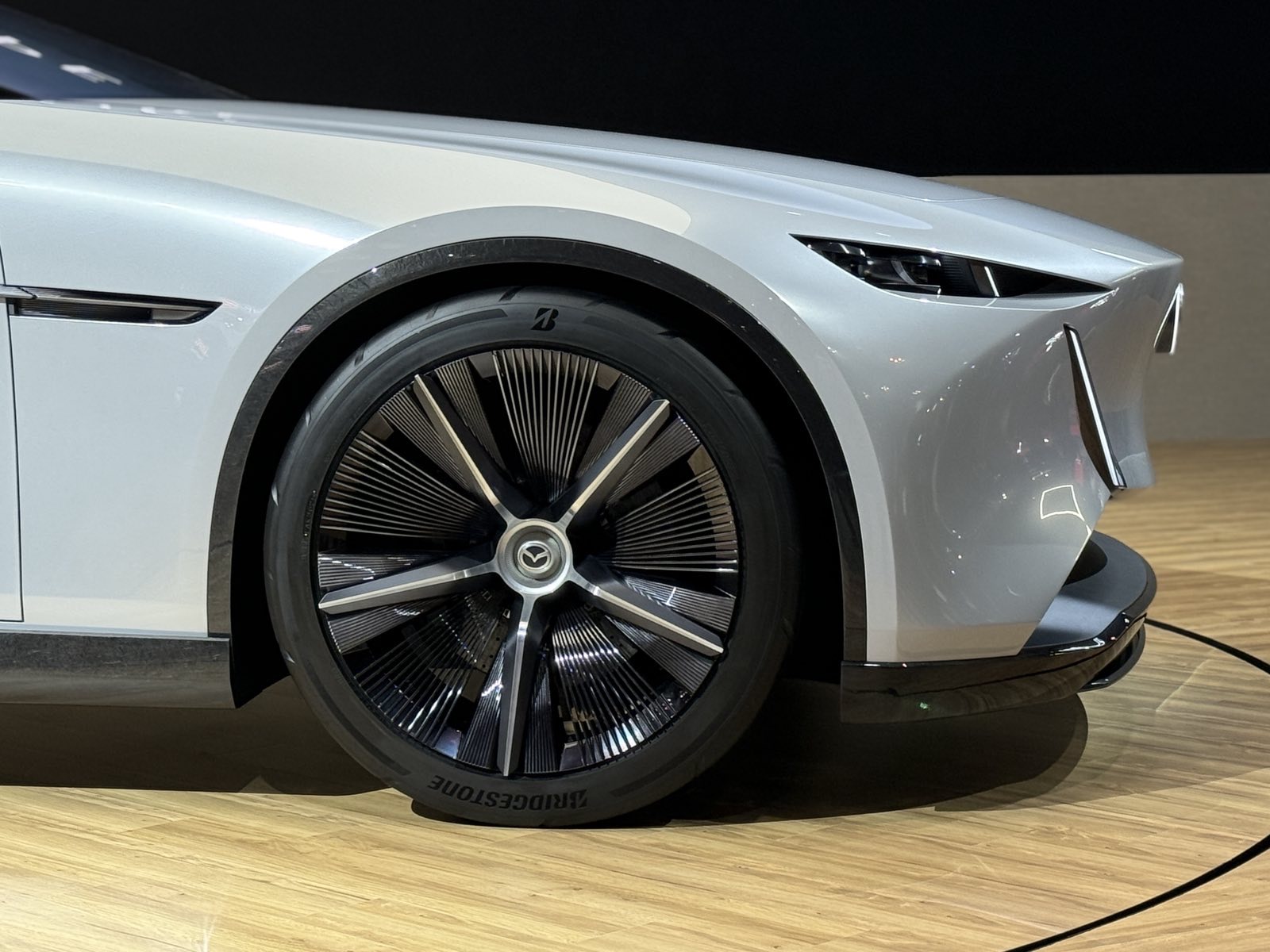 Mazda Vision X-Coupe right front wheel