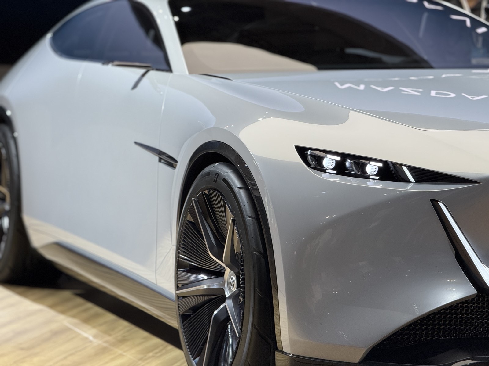 Mazda Vision X-Coupe front right fender