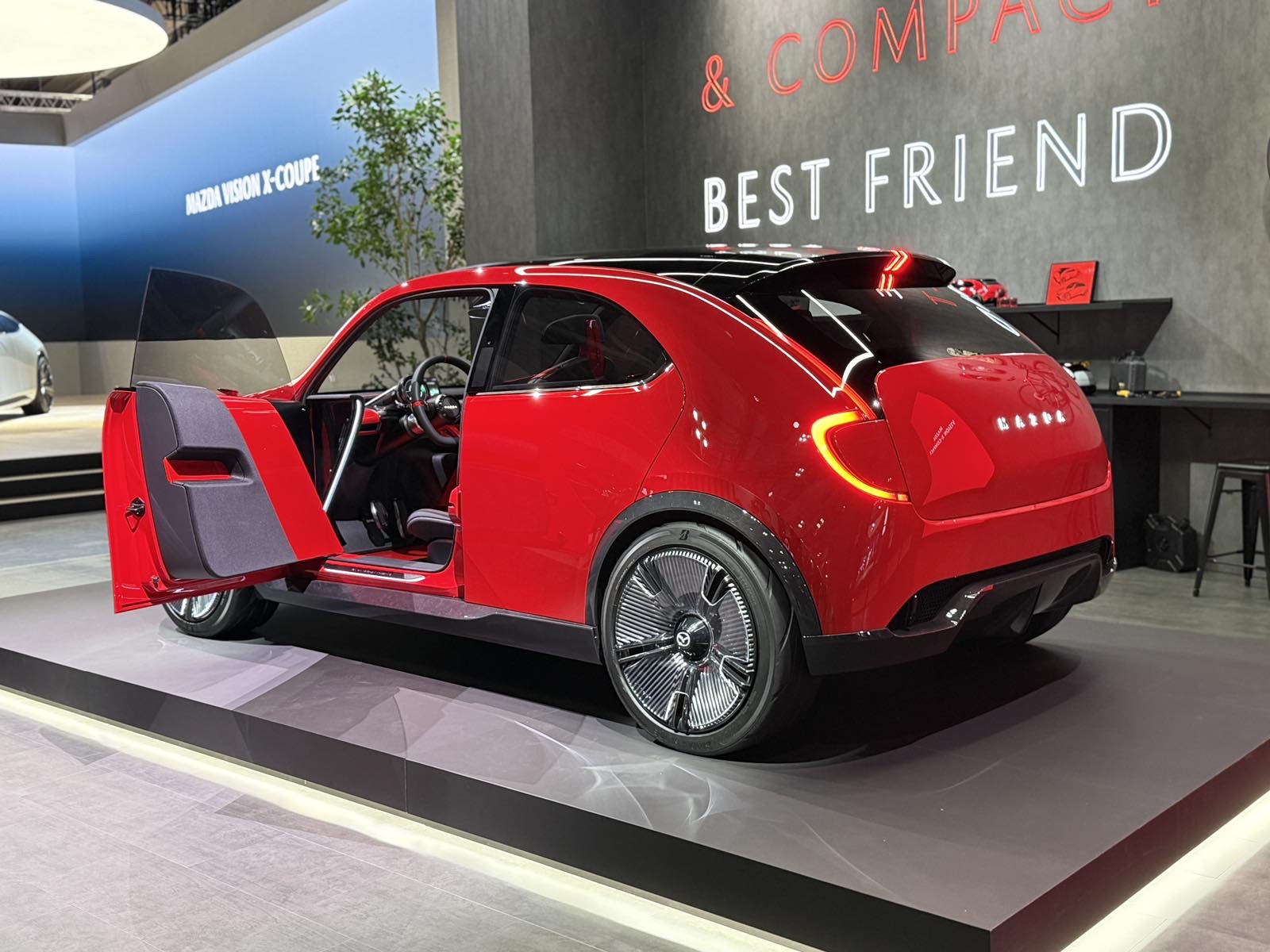 Mazda Vision X-Compact rear left