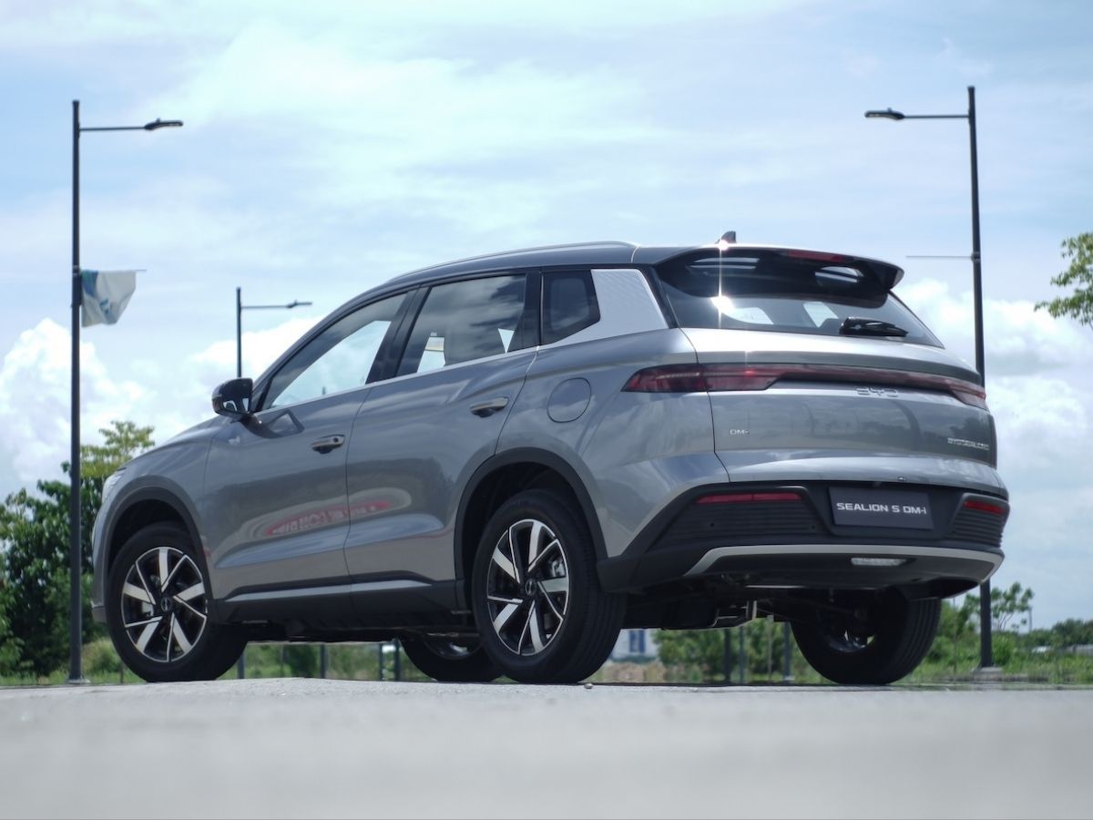 BYD Sealion 5 DM-i local spec rear left