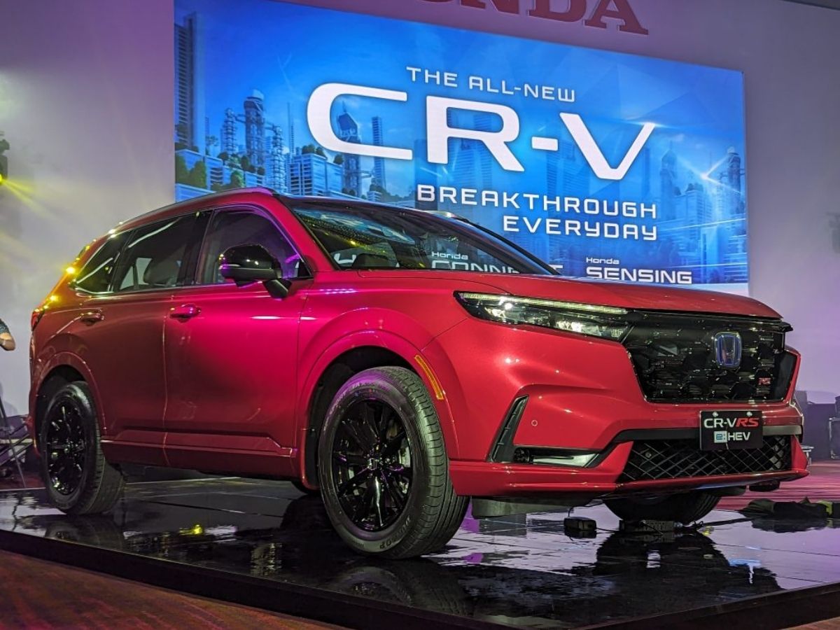 Honda CR-V sixth generation with e:HEV