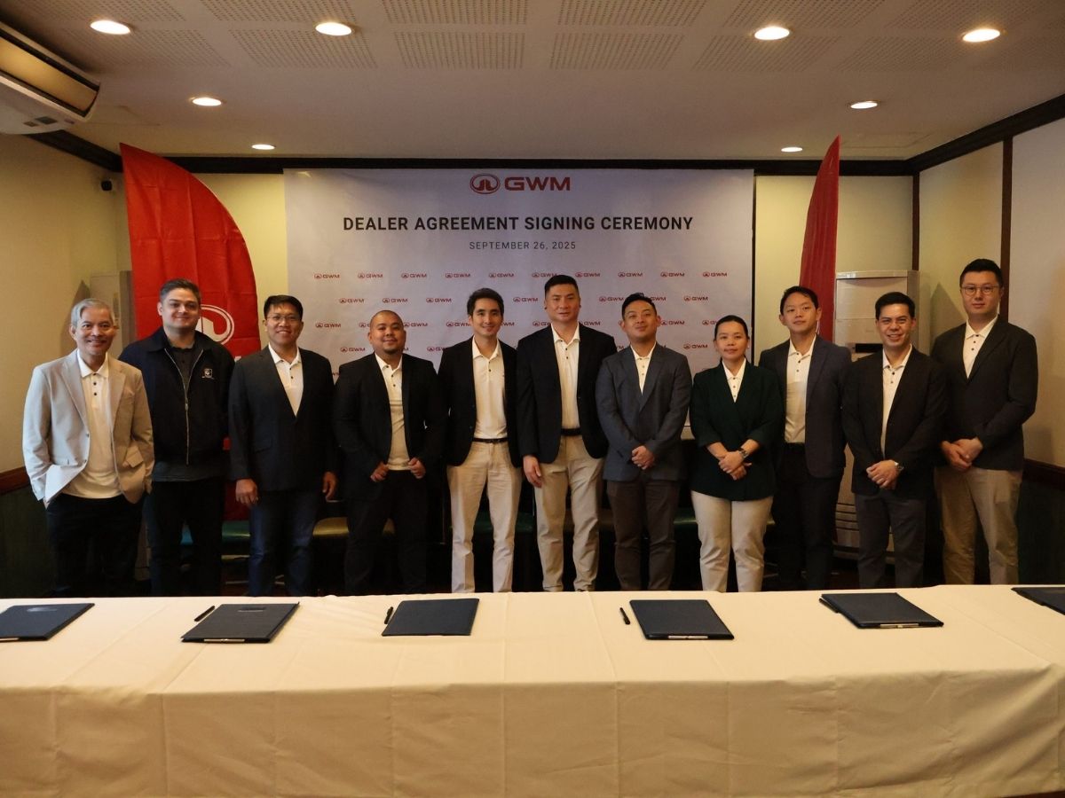 From left: Mr. John Mabulay, Dealer Network Development Manager, GWM Philippines; Mr. Miguel Jocson of GWM Tarlac; Mr. Jude Racadio, Sales Director, GWM Philippines; Mr. Joseph Divina of GWM Lucena, Mr. Patrick Licup, President, GWM Lucena; Mr, Ruben Tan, President, GWM Philippines; Mr. Ralph Go, President, GWM Tarlac; Ms. Rae Go of GWM Tarlac, Mr. Ransel Go of GWM Tarlac; Mr. DaxAvenido, Brand Head, GWM Philippines; Mr. River Wang, Business Development Director, GWM Philippines)