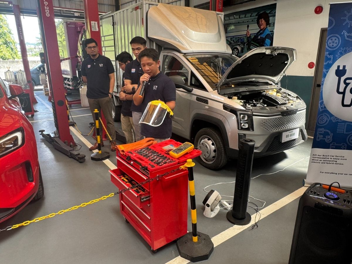 Bosch Car Service Philippines new Electric and Hybrid Vehicles Workshop Concept technician safety demo, face shield