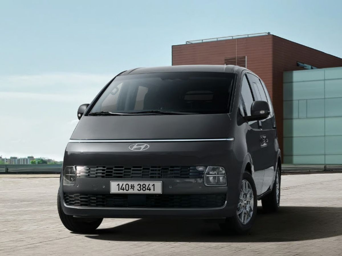 Updated Hyundai Staria front