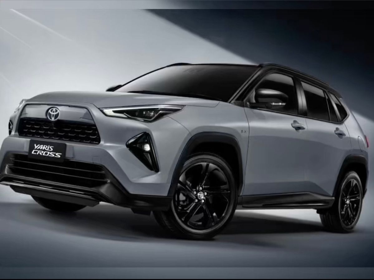 Toyota Yaris Cross Nightshade front left