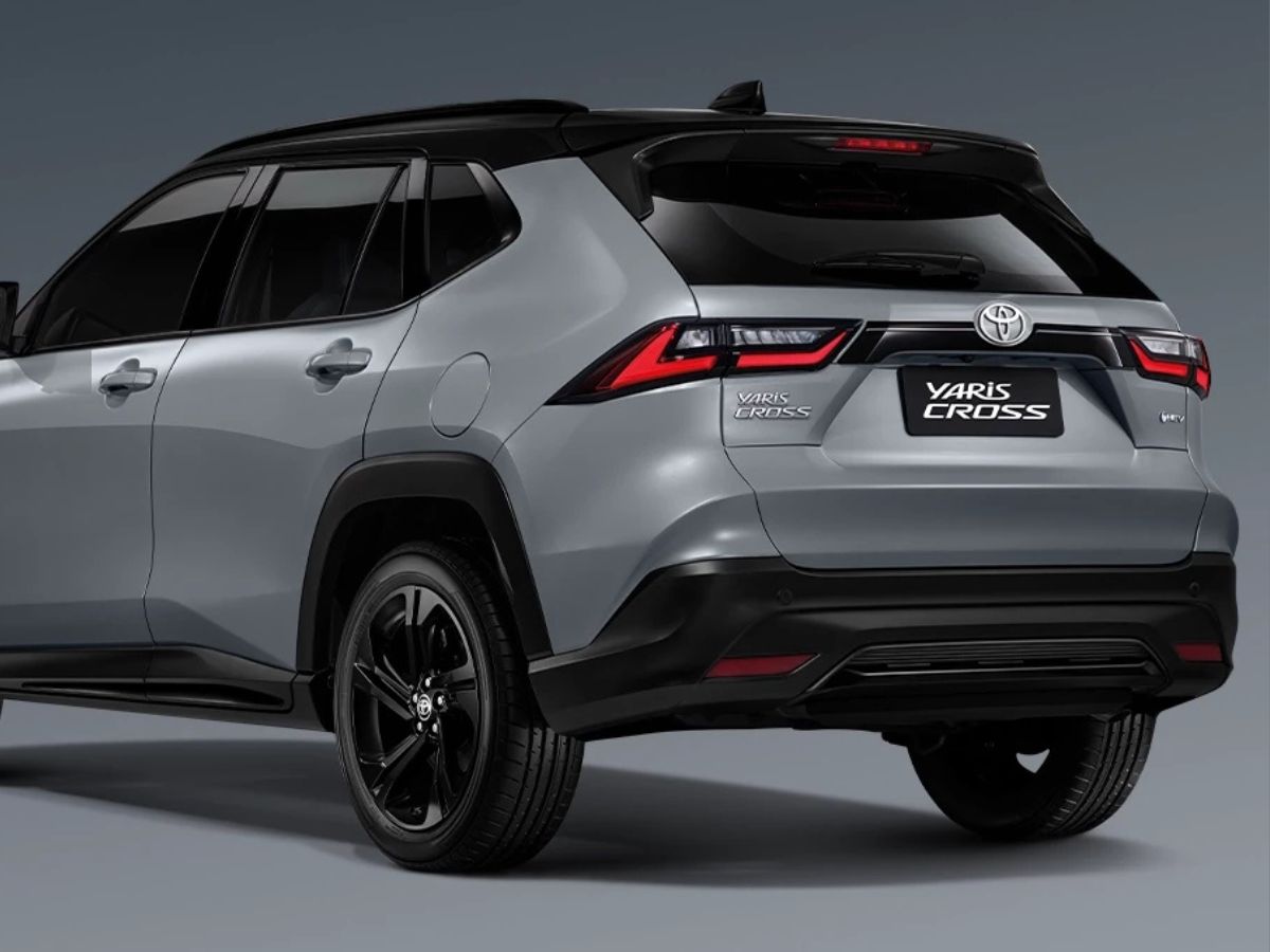 Toyota Yaris Cross Nightshade rear stying