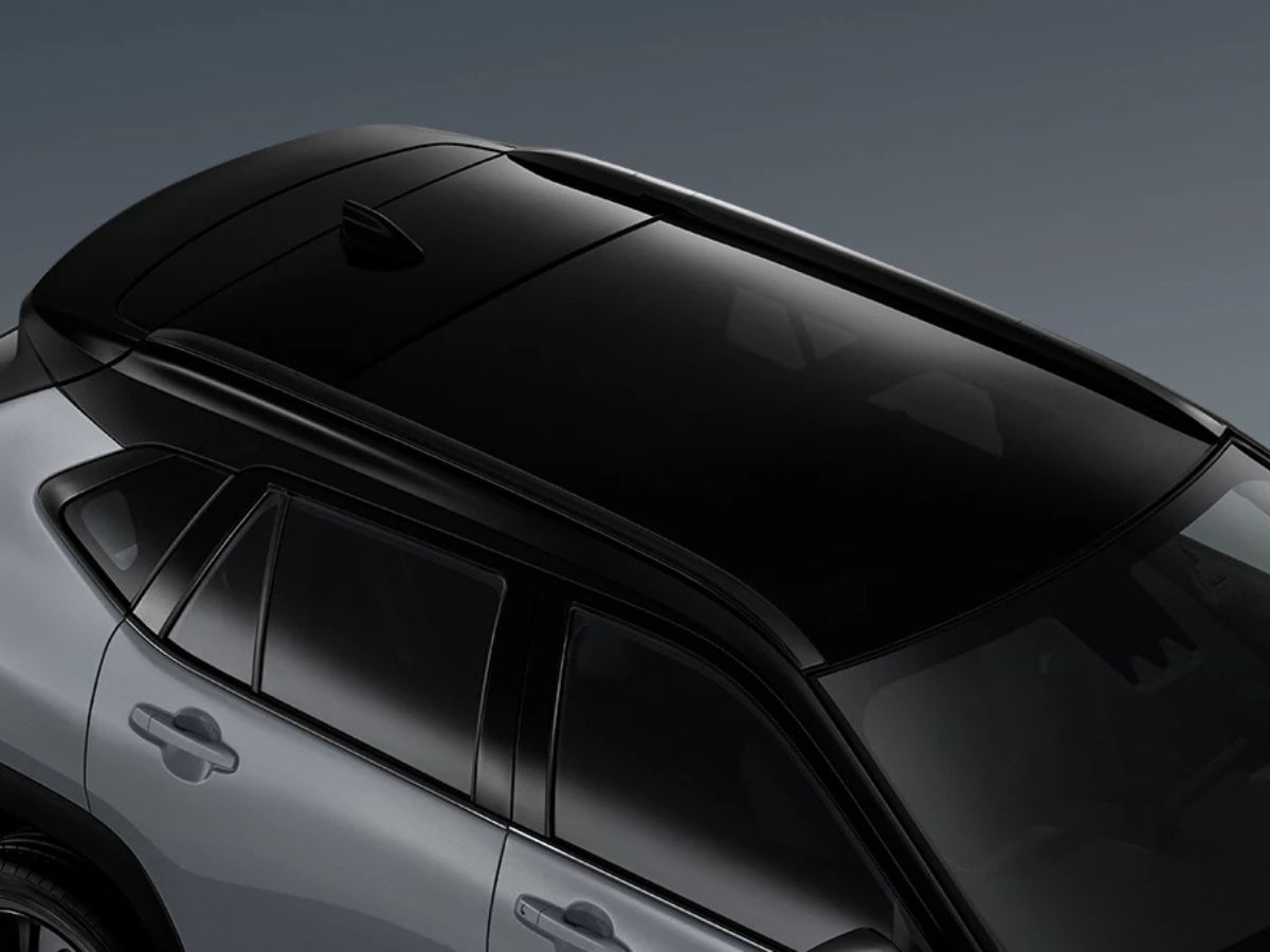 Toyota Yaris Cross Nightshade black roof