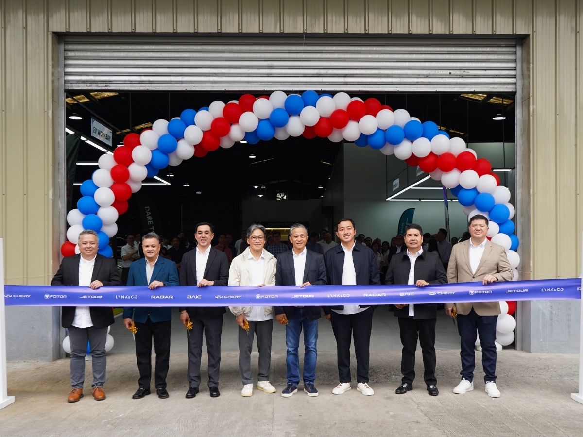 From left: Levi Santos, Foton Motor Philippines, Inc. General Manager; Eryx Guiang, Jetour Auto Philippines, Inc. Aftersales Director; Lito Landicho, UAAGI Auto Group VP for Customer Service Division; Kenneth L. Sytin, UAAGI Auto Group Vice Chairman; Rommel L. Sytin, UAAGI Auto Group Chairman; Timothy Sytin, UAAGI Auto Group Executive Director; Lito Jose, Jetour Auto Philippines, Inc. Managing Director; Franz Decloedt, Brand Head for Chery Auto Philippines, Lynk & Co Philippines, and Radar EV Pickup Philippines.