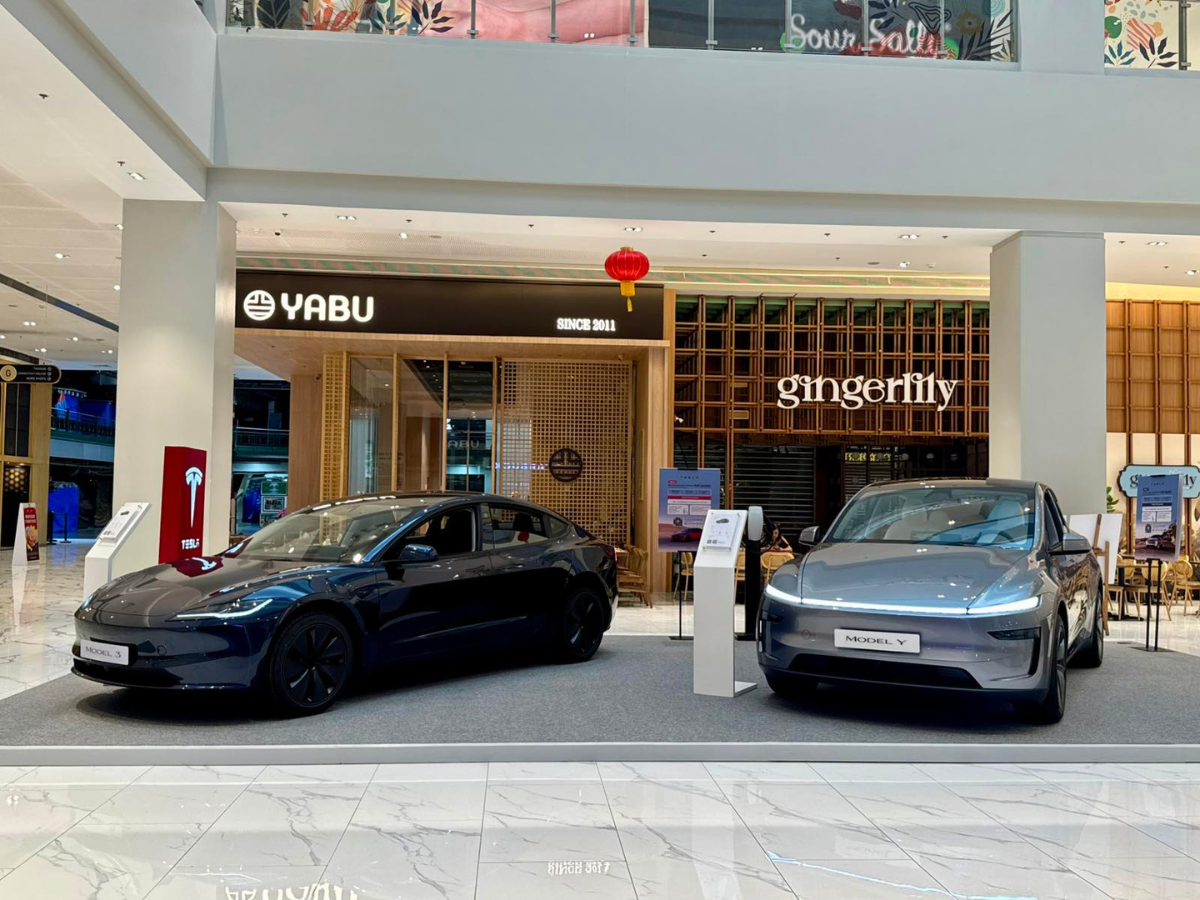 Tesla PH display at Greenhills Mall_2