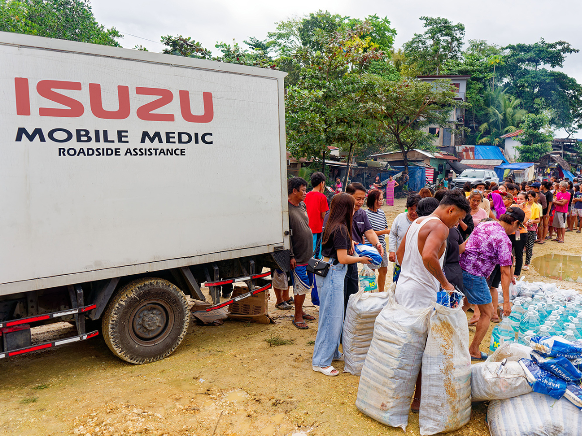 Isuzu PH relief support for Typhoon Tino victims_2