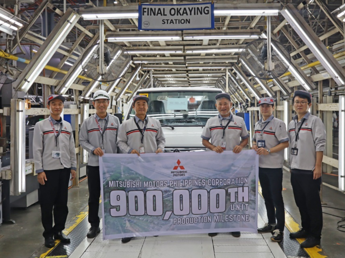 Mitsubishi PH 900,000th production milestone for L300_2