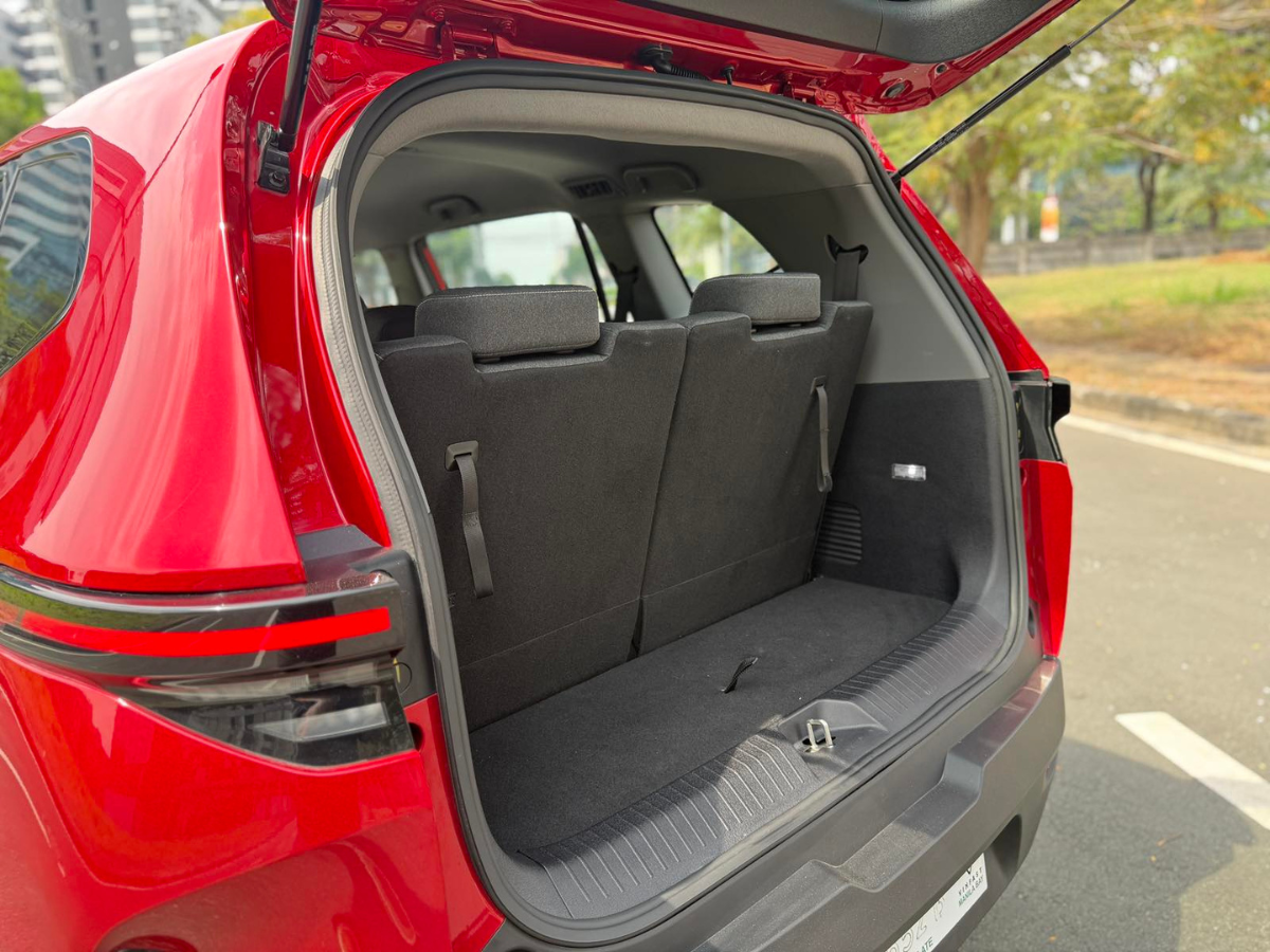 VinFast Limo Green_4