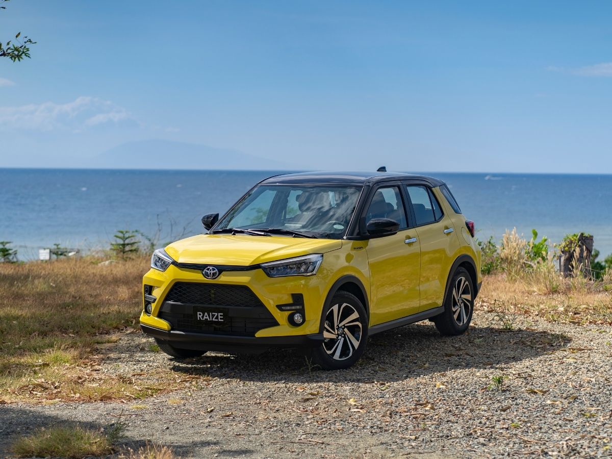 Toyota Raize front left