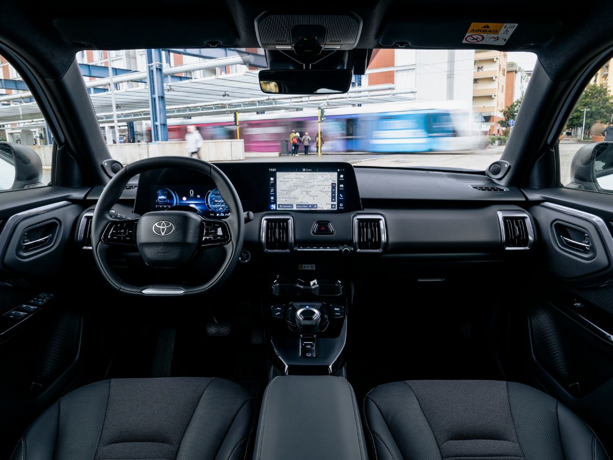 Toyota Urban Cruiser front cabin