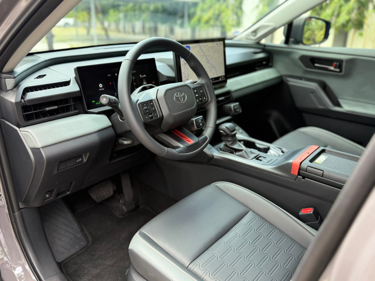 2026 Toyota RAV4 HEV_12