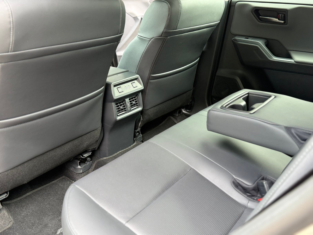 2026 Toyota RAV4 HEV_13