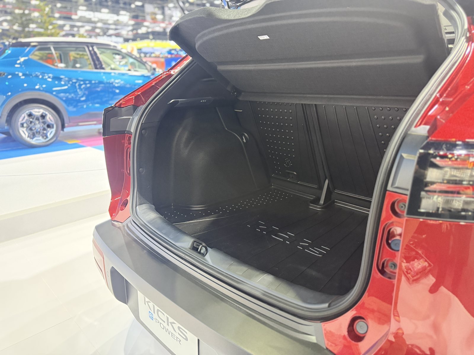 Updated Nissan Kicks e-POWER cargo area