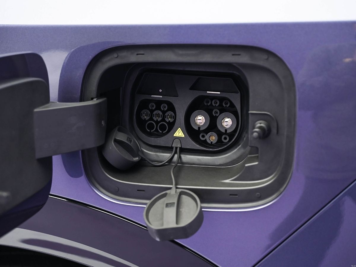 Nissan NX8 charging port