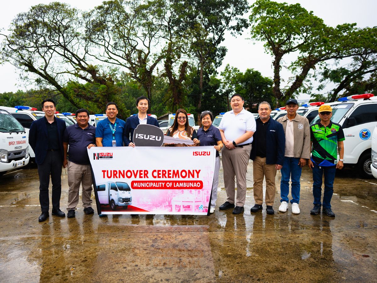 Isuzu PH boosts LGU mobility with 20 Traviz units for Iloilo town