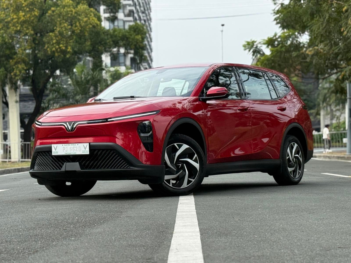 VinFast Limo Green_2