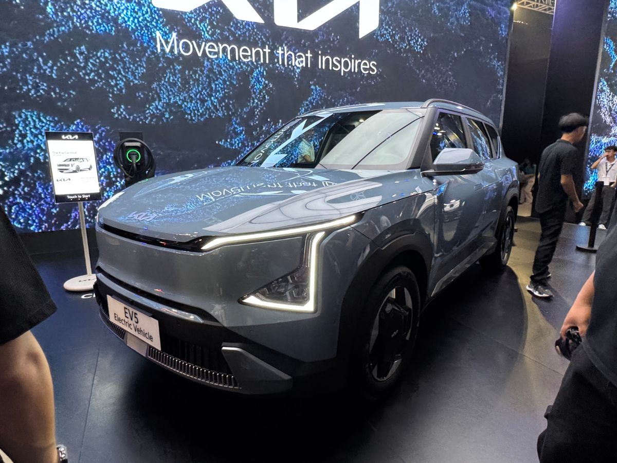 Kia EV5 front left